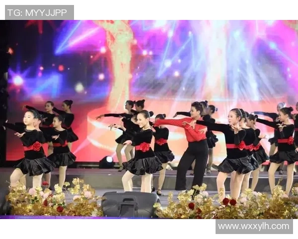 足球球星热舞合集高清版全纪录最炫技艺与潮流舞步大汇演